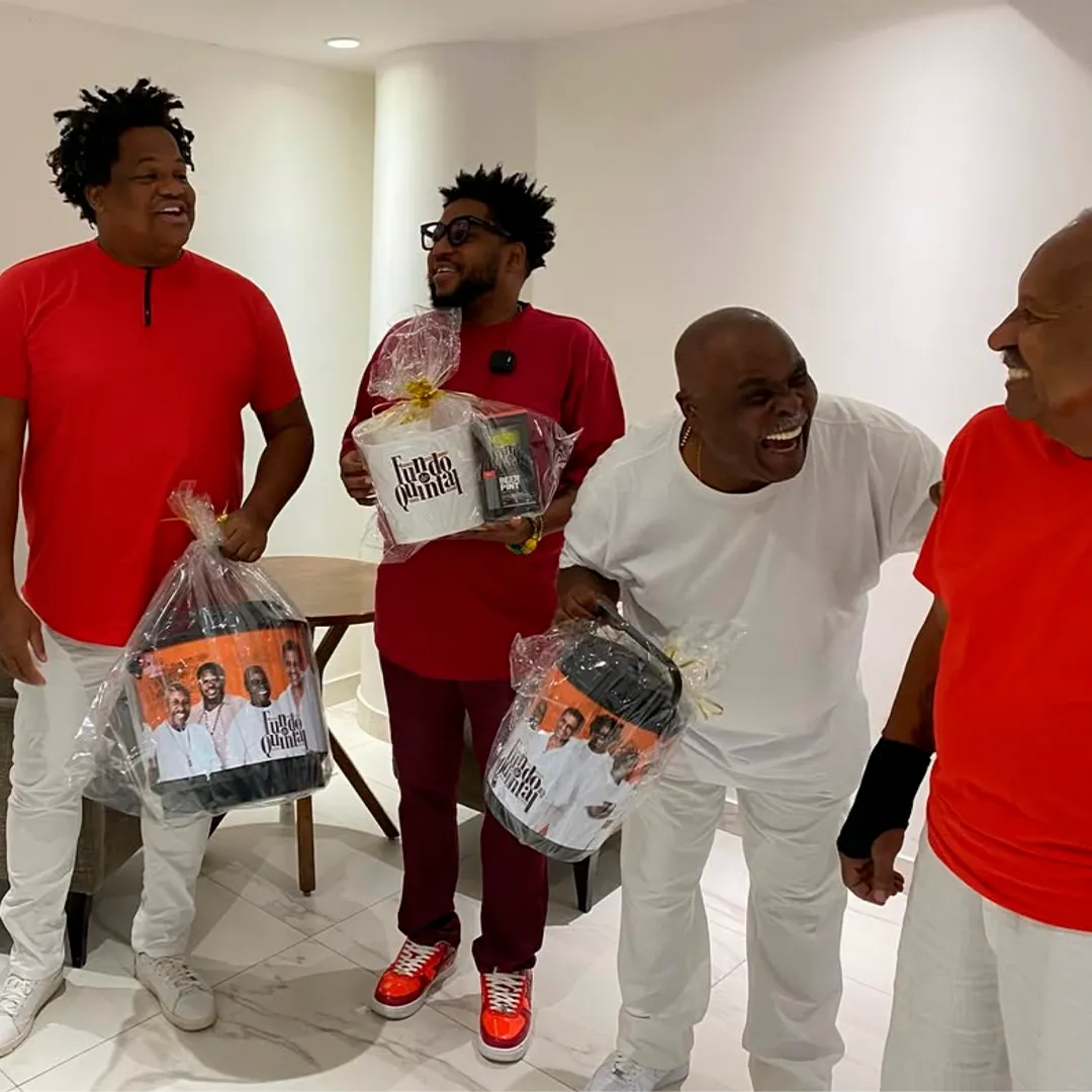 Kit Personalizado - Cantora Pop